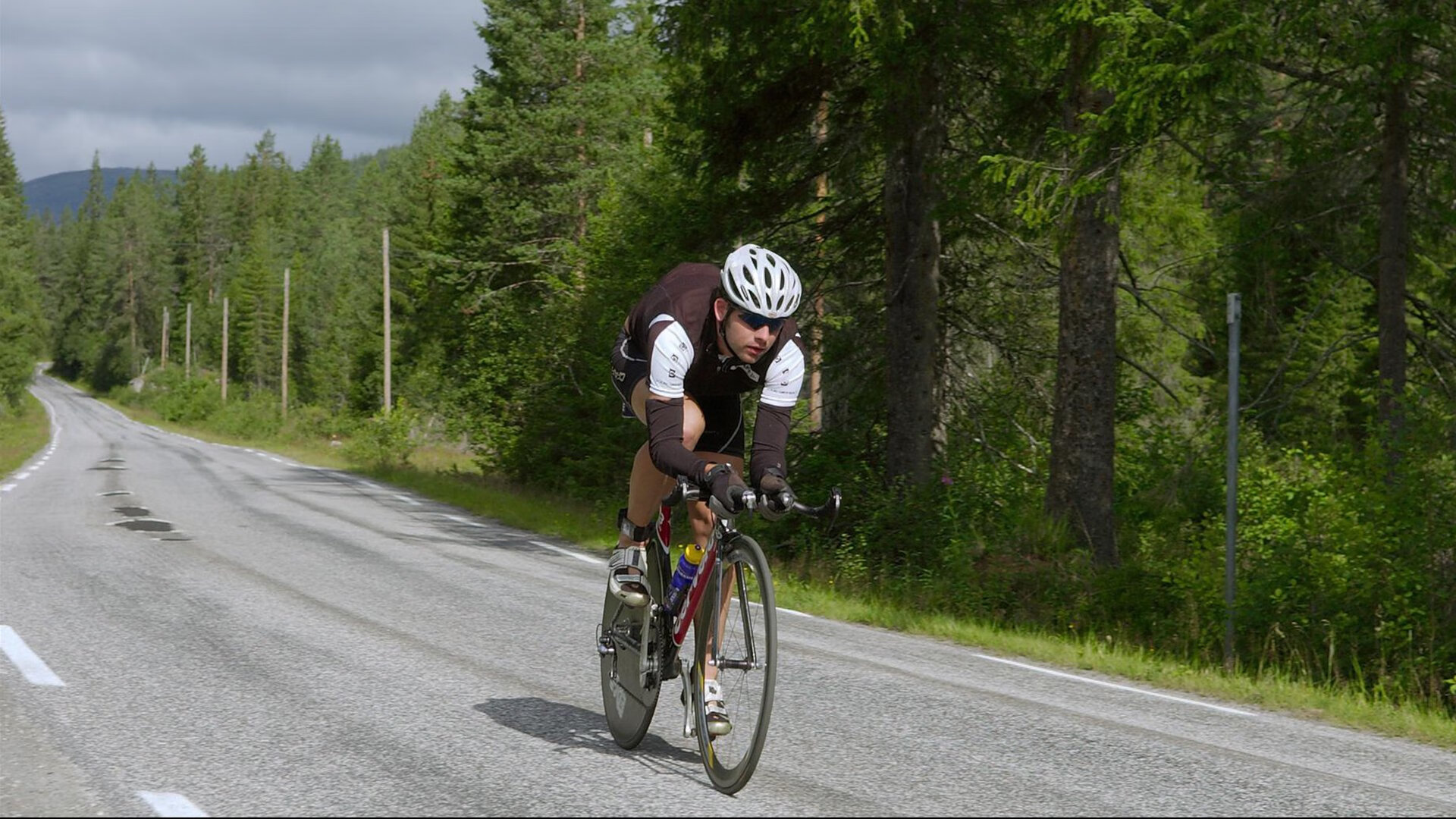 克罗地亚中场铁壁正面击溃智利，若日尼奥成关键先生诠释现代足球真谛