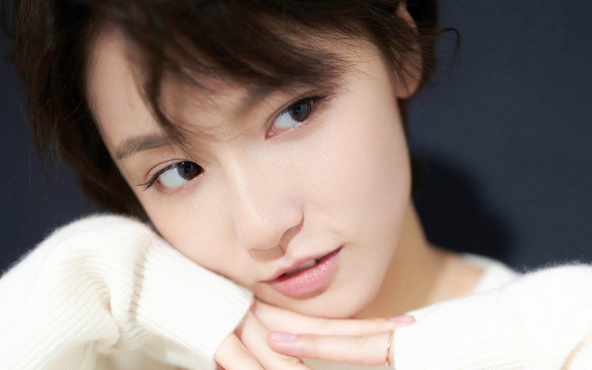 开云体育app-英超争冠焦点战与AC米兰末节奇迹，双线交织的唯一性交响曲