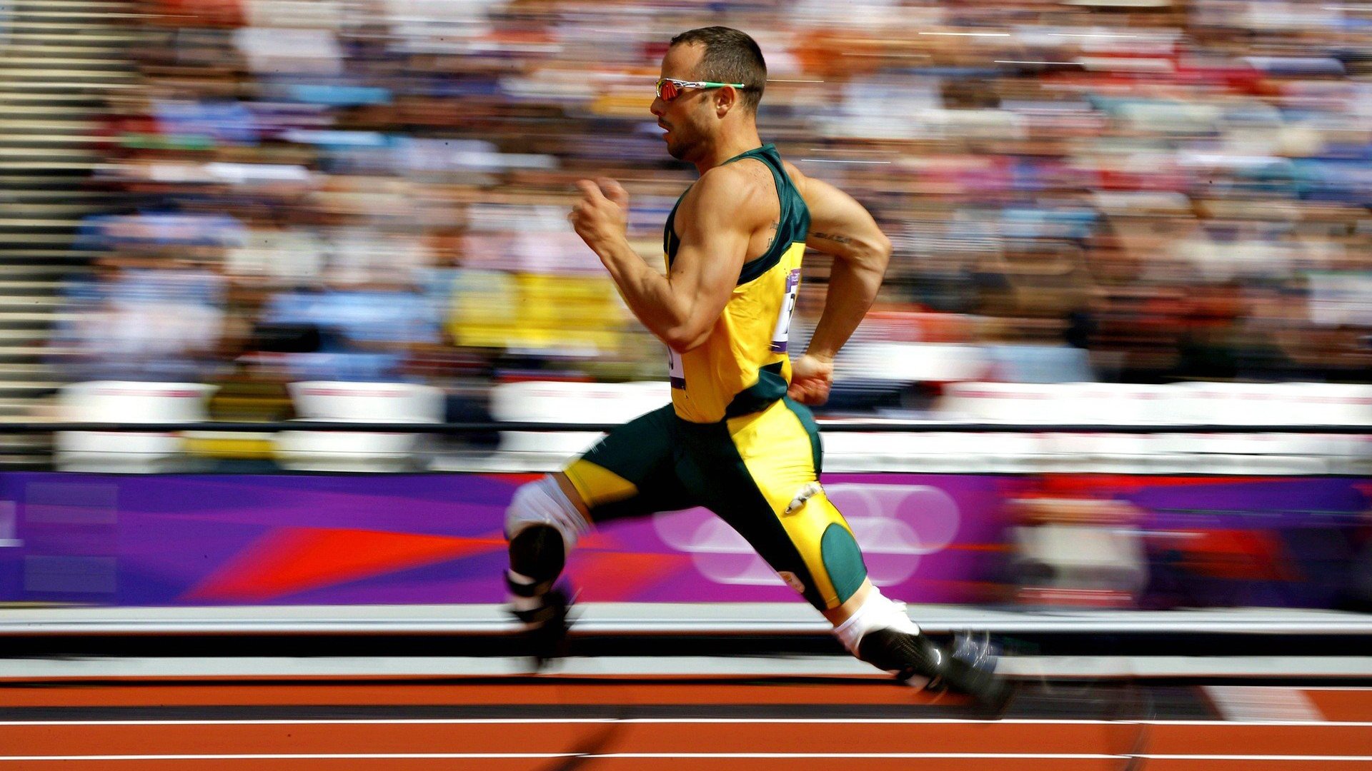 英超争冠焦点战与AC米兰末节奇迹，双线交织的唯一性交响曲